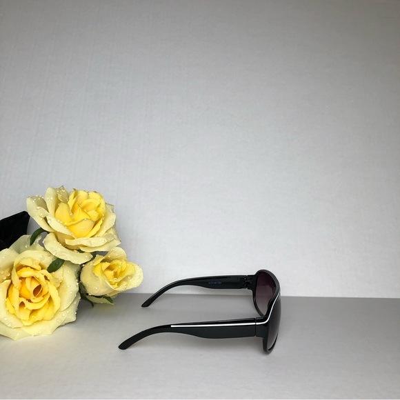 Women Sunglasses - Picture 3 of 4